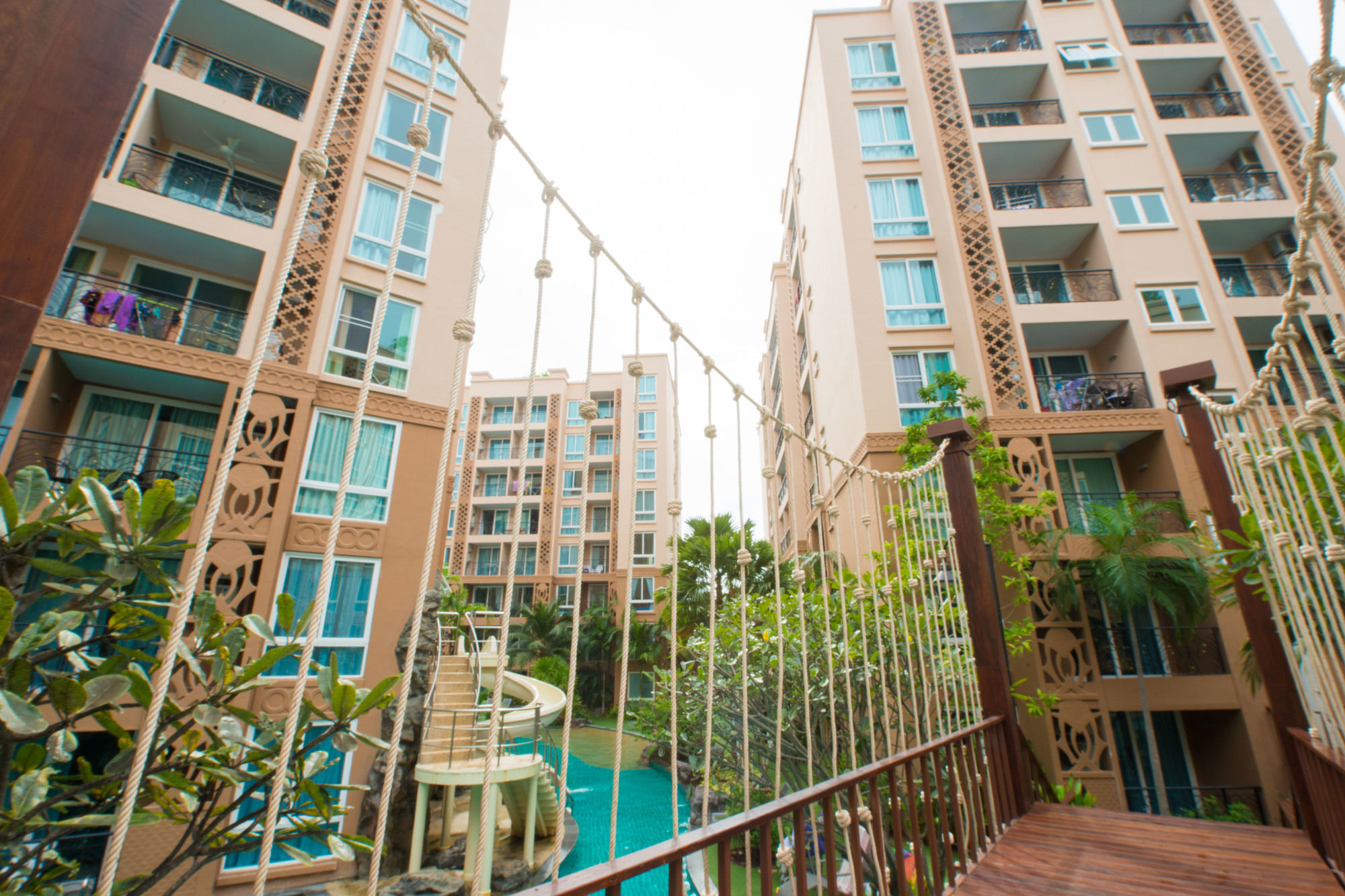 Atlantis Pattaya High Service Jomtien Beach Exterior photo